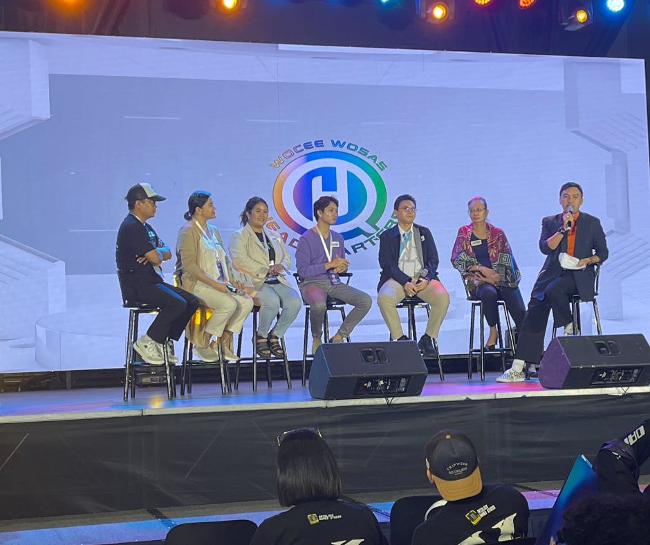 Xeleqt on the panel at WOCEE WOSAS